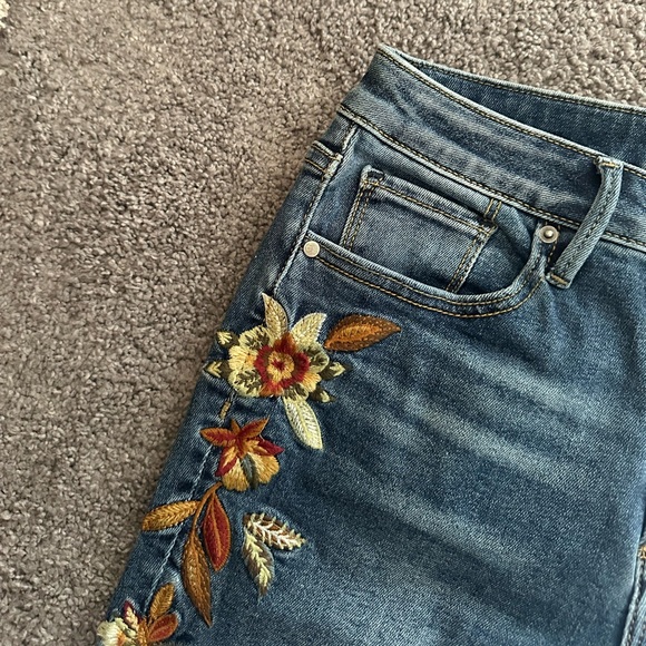 NWT: Driftwood Kelly Embroidered Jeans - Picture 2 of 8